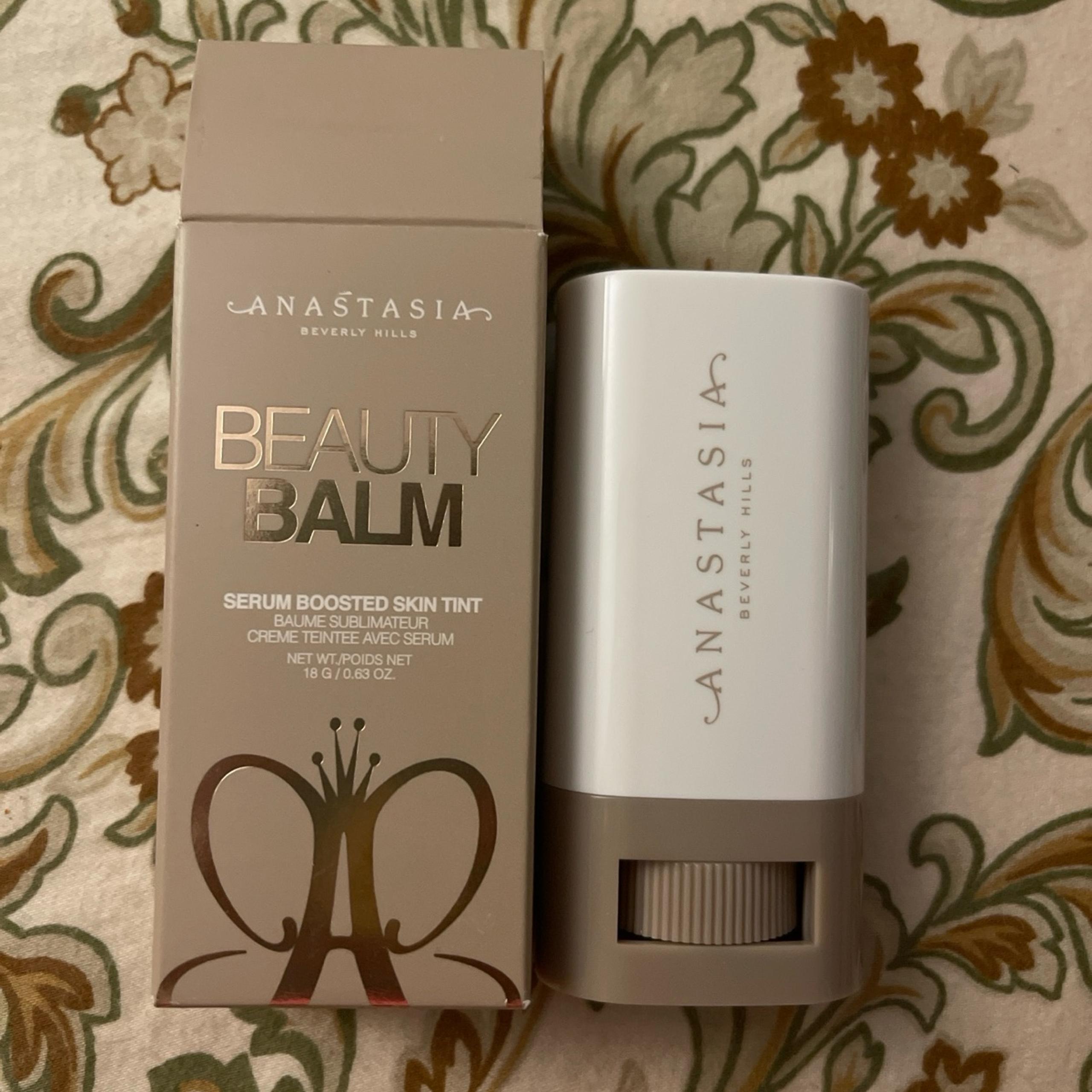 Anastasia Beverly Hills skin tint