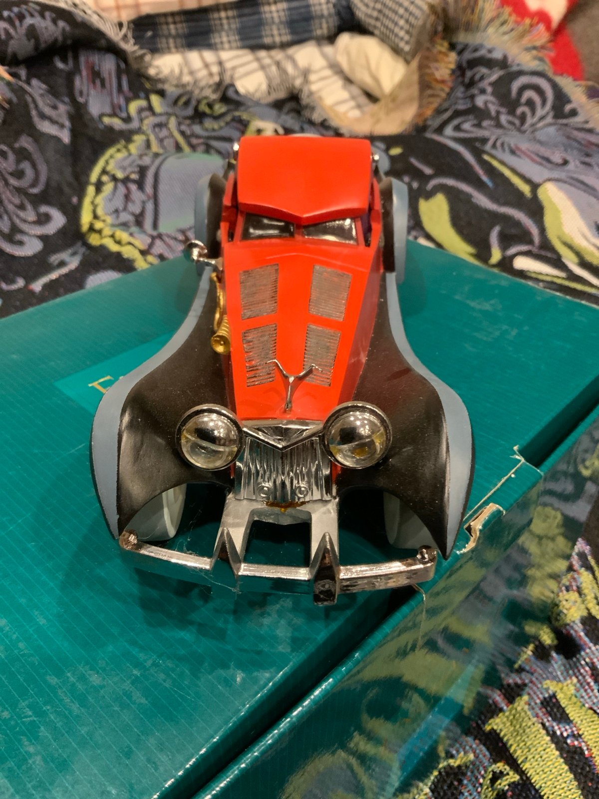 WDCC ENCHANTED PLACES CRUELLA’S CAR