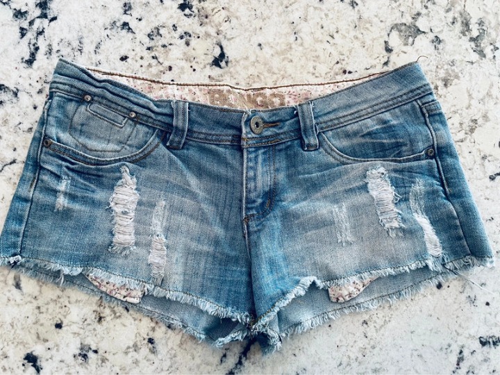 Bongo distressed denim shorts