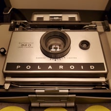 Polaroid 320 land camera