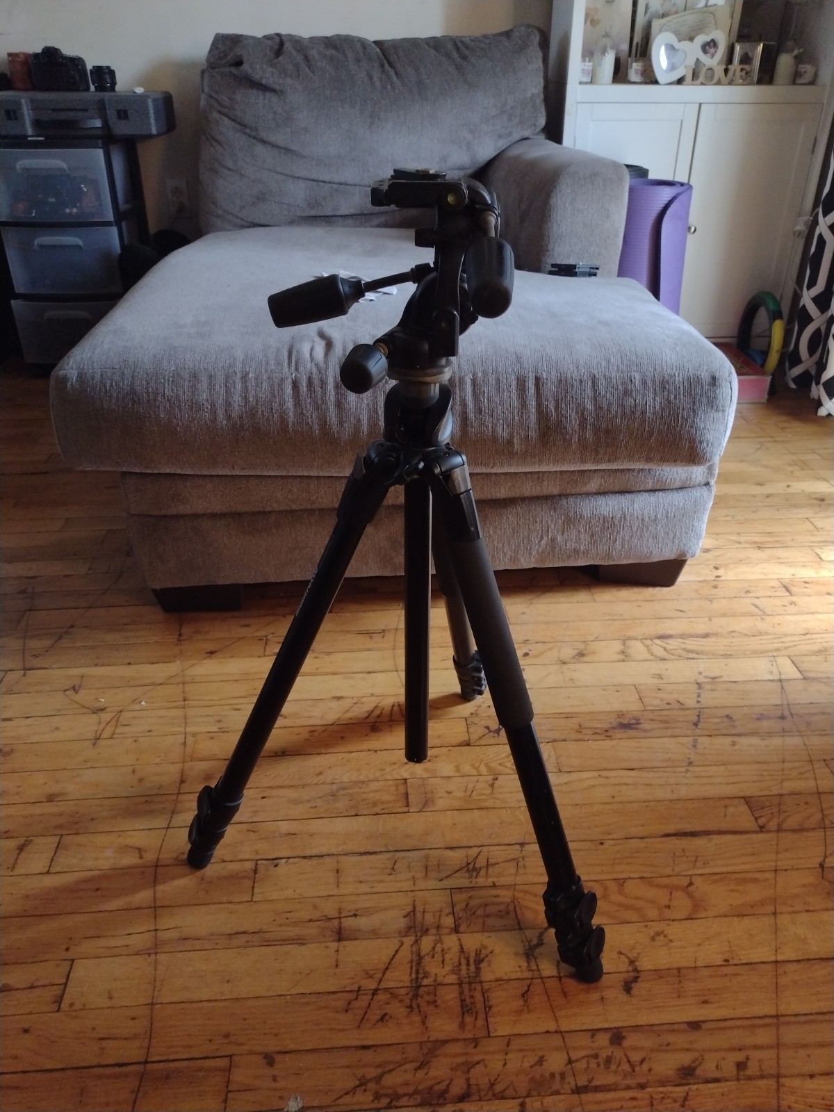 Manfrotto heavy duty tripod