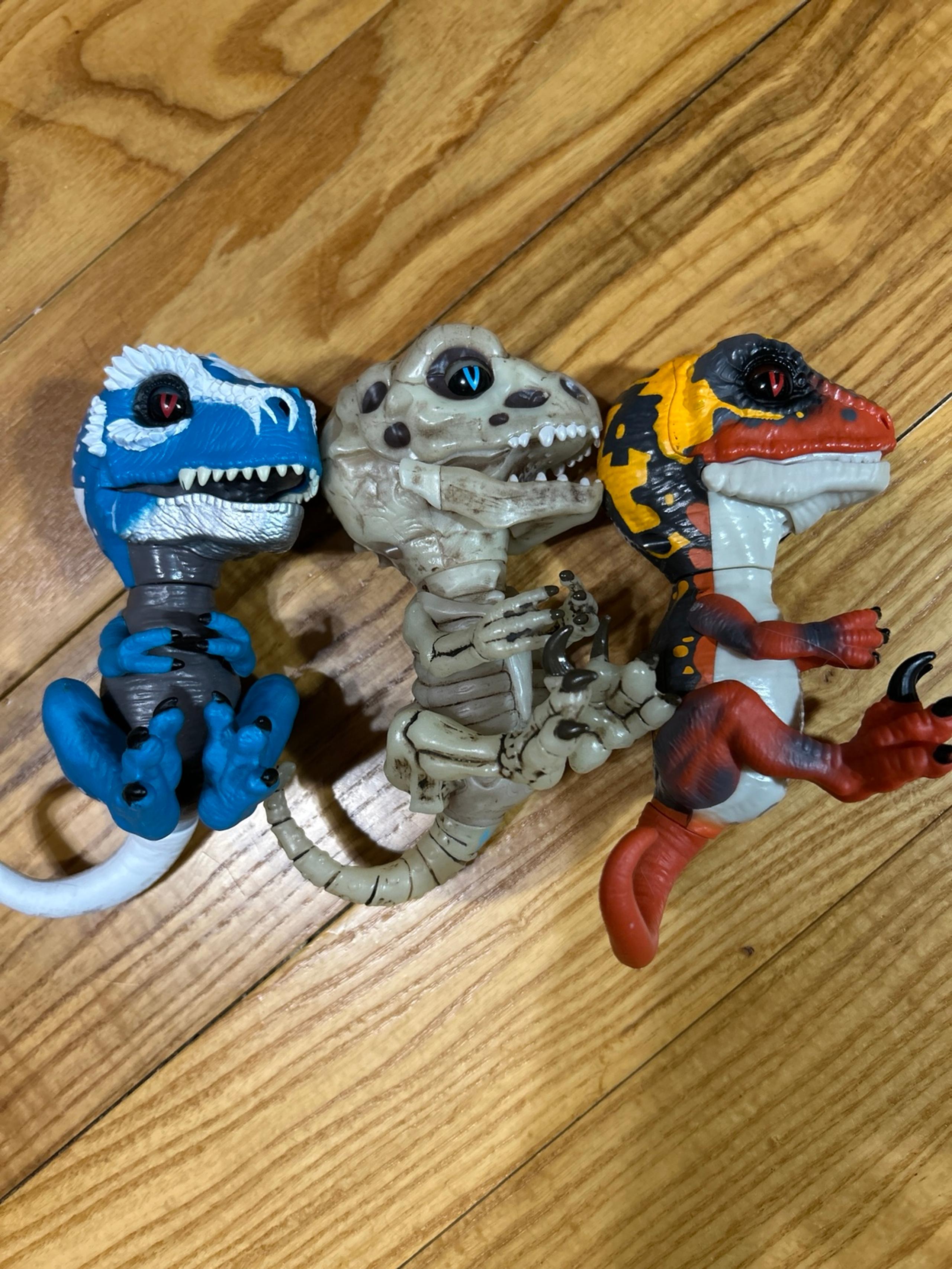 Fingerling Untamed Dinosaur Raptors