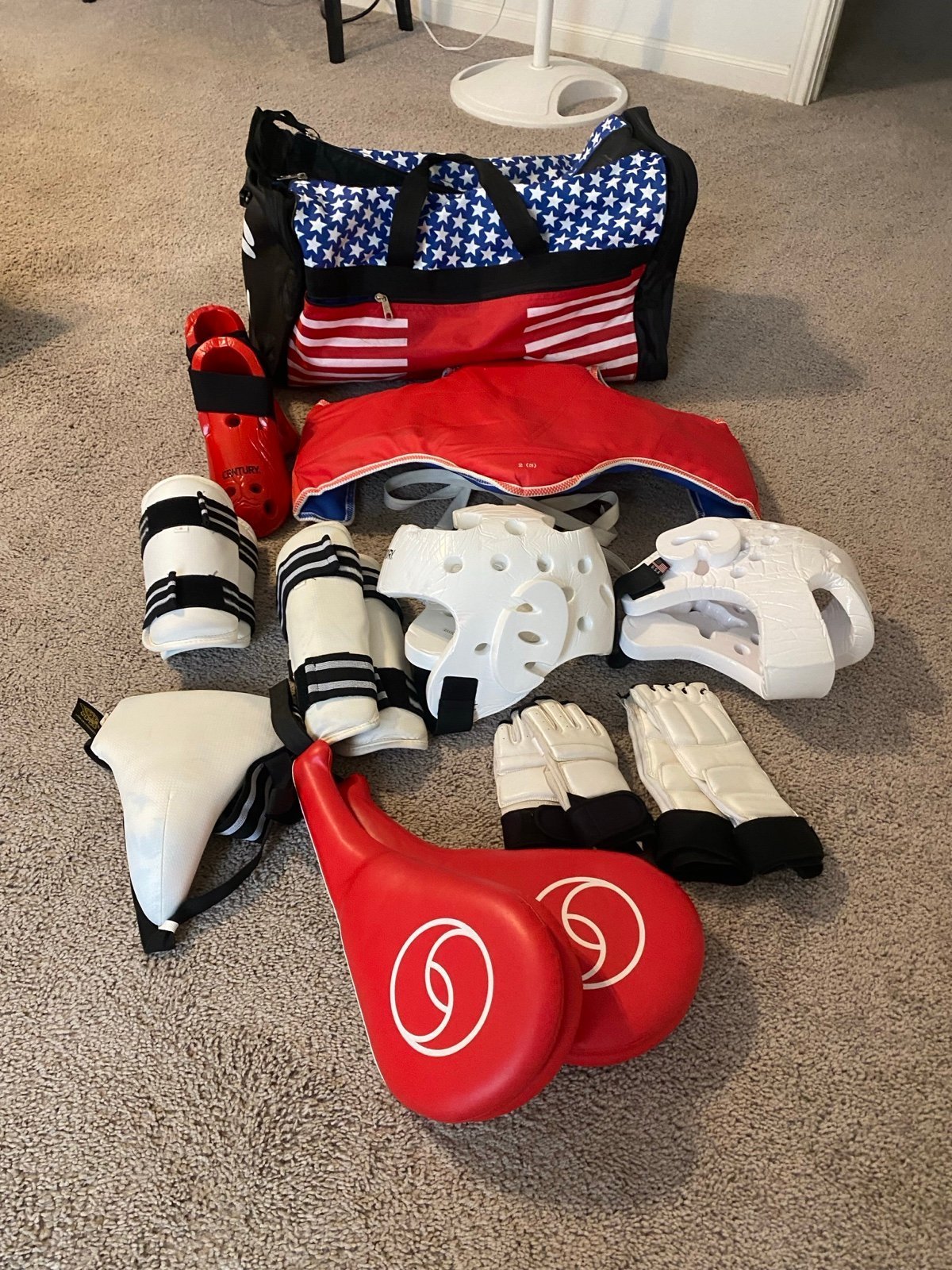 TAEKWONDO SPARR CHILD PROTECT GEAR & American Flag Bag