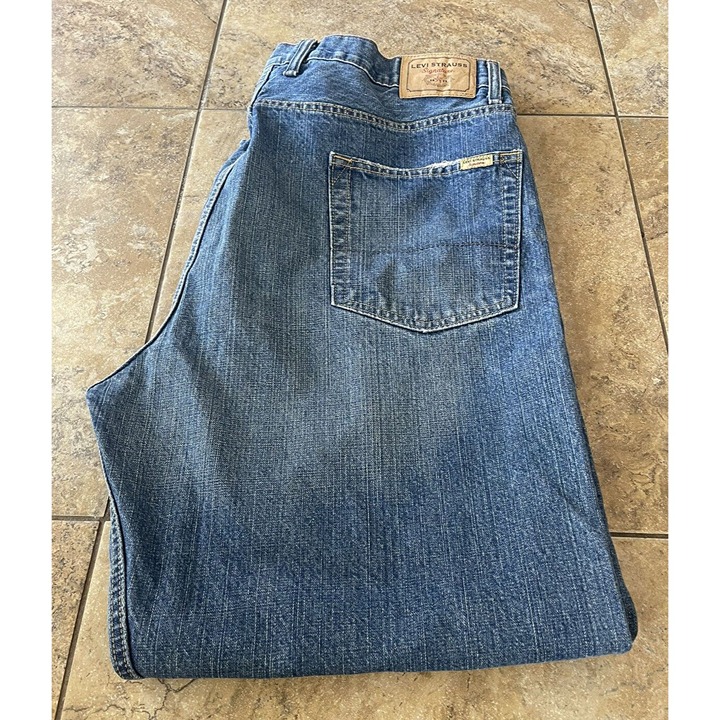 Signature Levis Strauss Loose Fit Jeans Blue Denim Men's Size 42x30 Fit 42X29