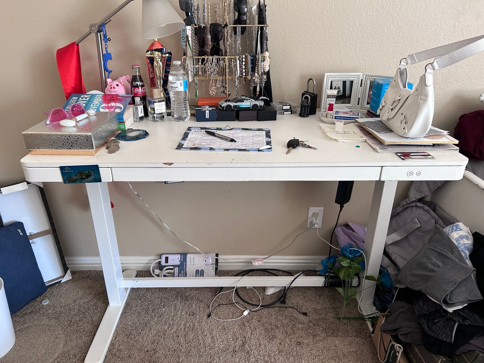Adjustable desk