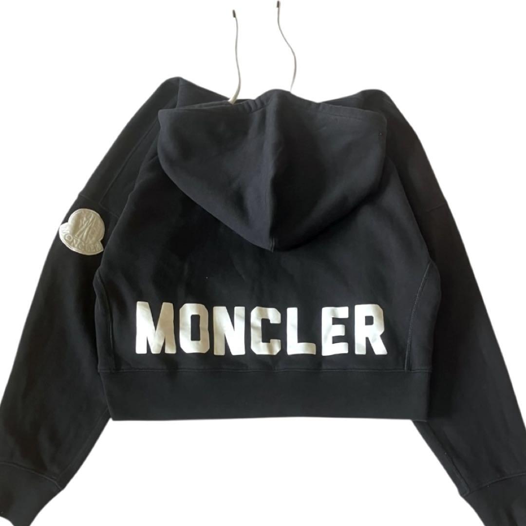 Moncler 2020 Cropped Parka with Back Logo Design and Patches