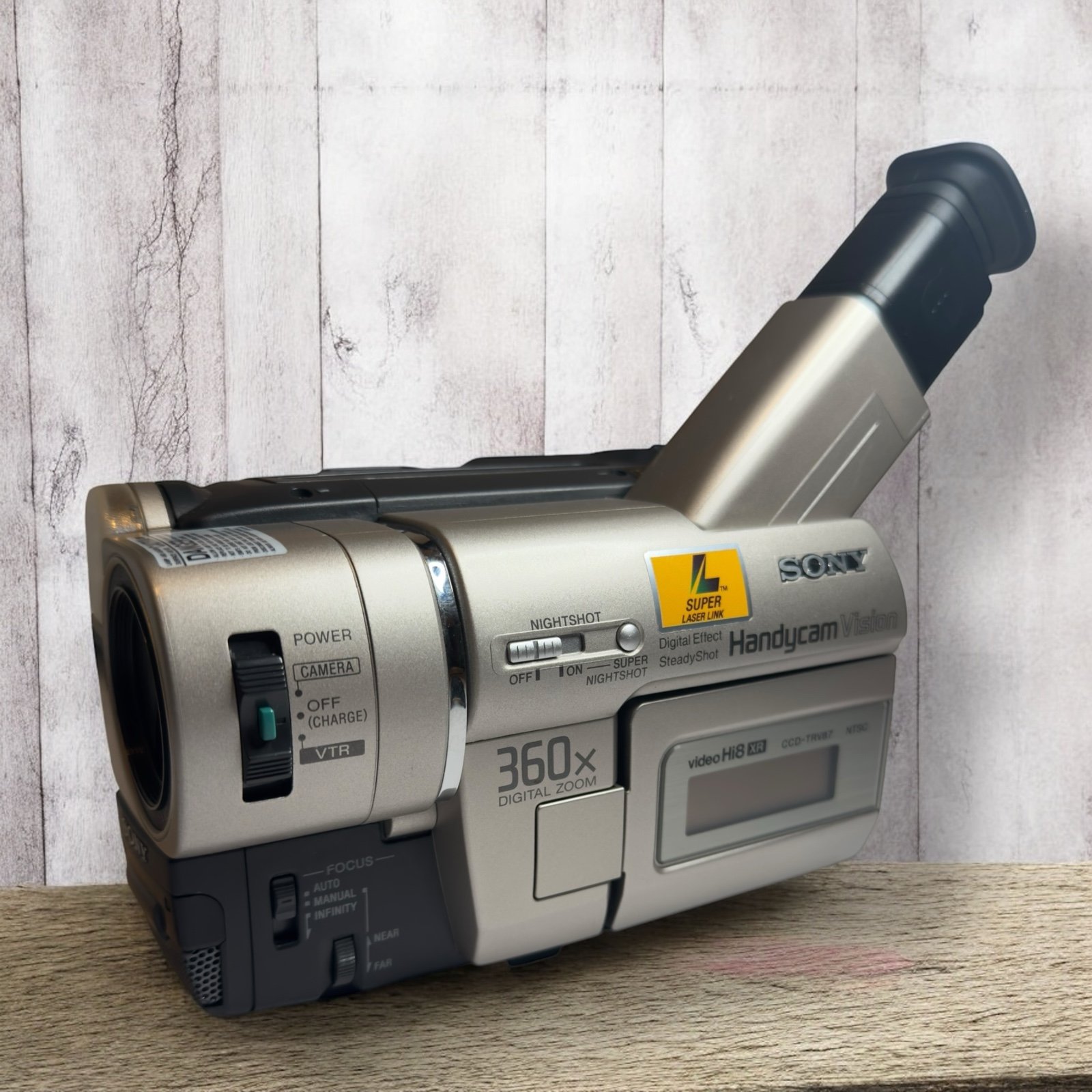 Sony Handycam CCD-TRV87 Hi8 Video Camera With 2 Batteries and Charger, TESTED