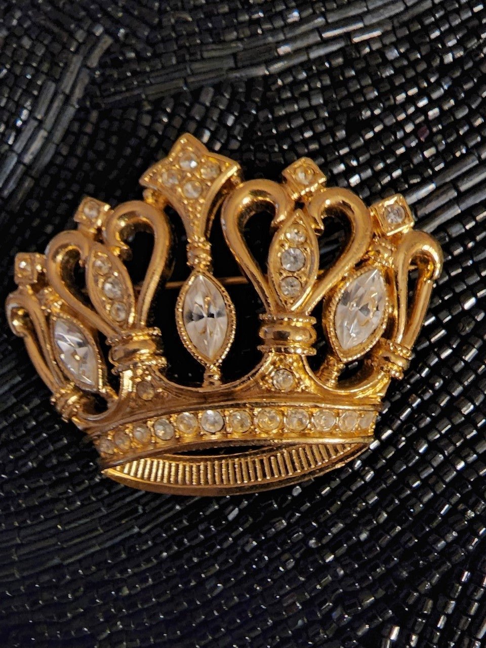 Goldtone Vintage Crystals Avon Crown Pin/Brooch.