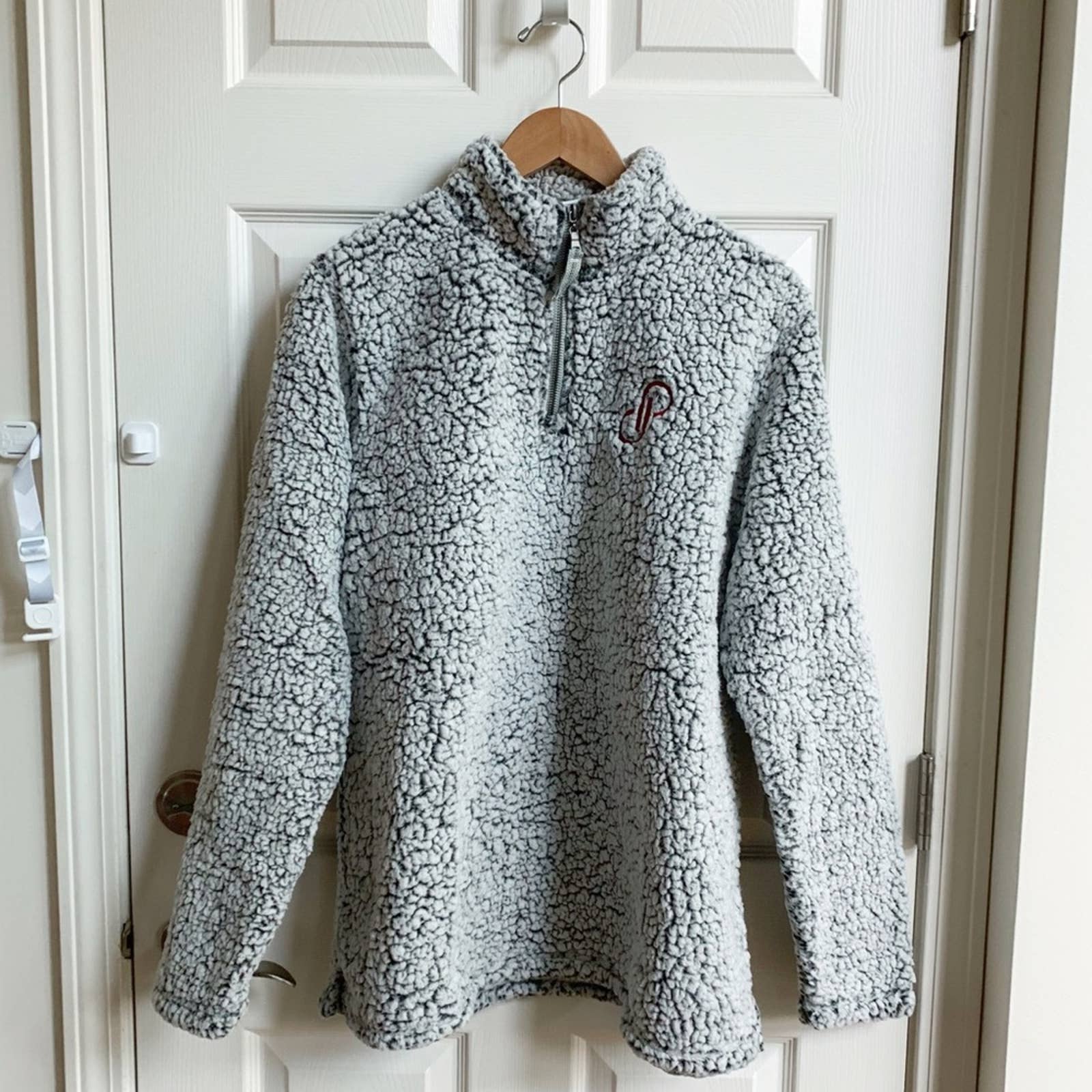 Poshmark grey embroidered quarter zip Sherpa Pullover, size XL