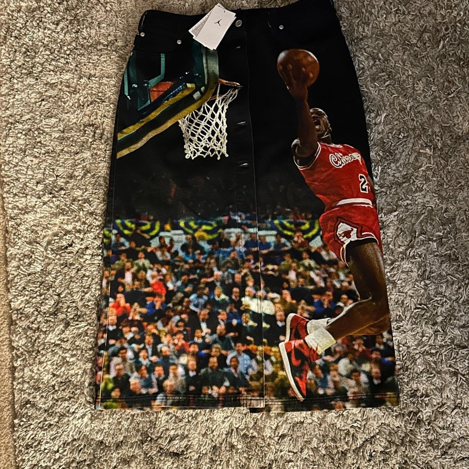 Air Jordan Printed Womens Skirt size LARGE New!
