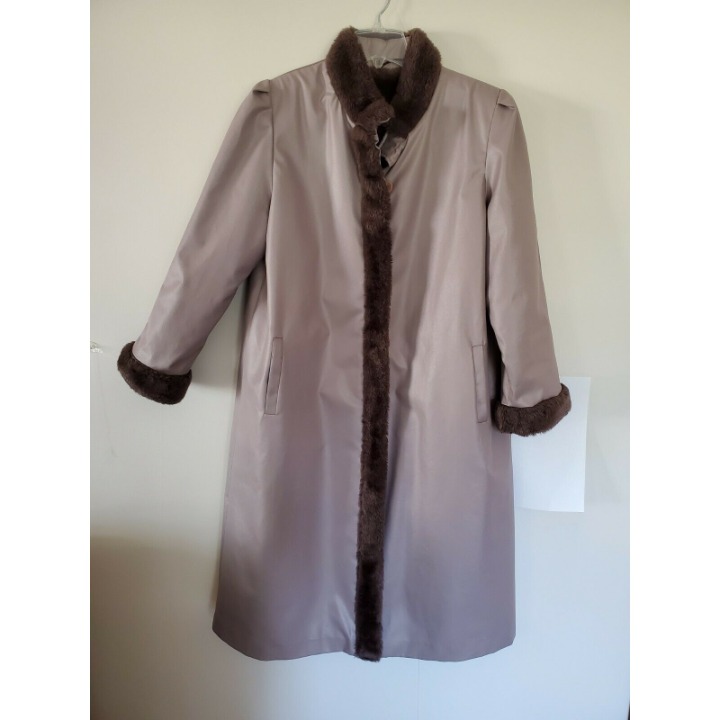 Vintage WOMEN'S Over Coat By Bonders Fau