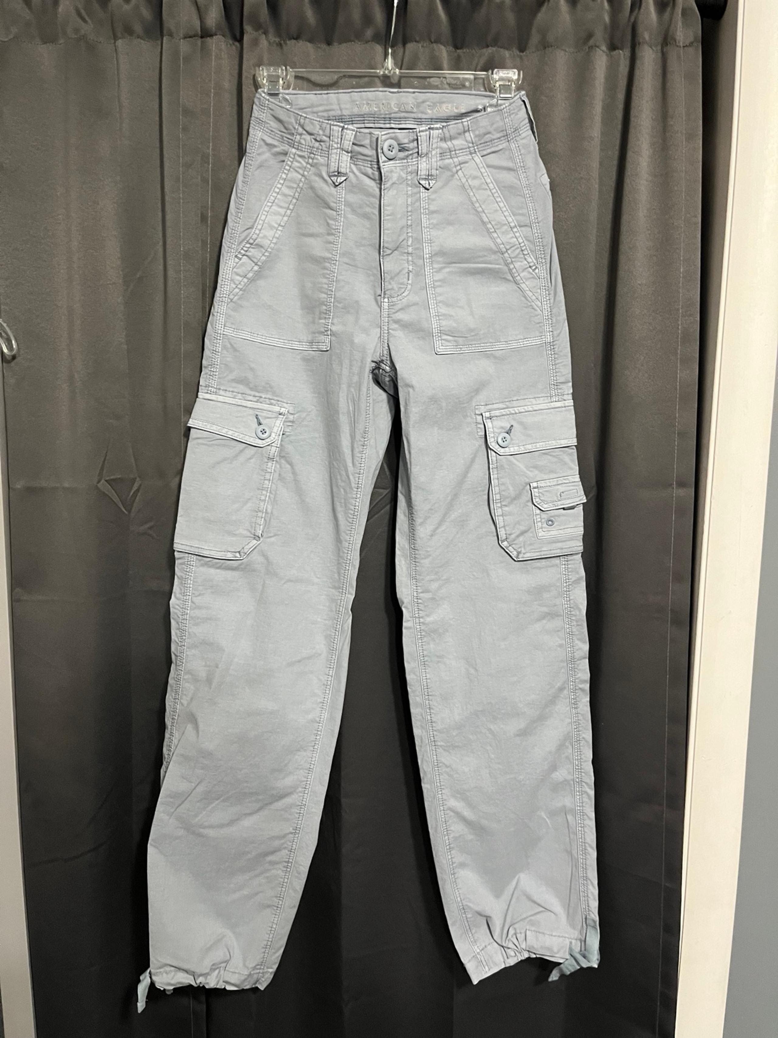 Women’s American Eagle Cargo Pants