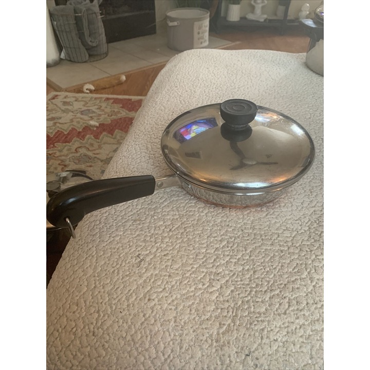 Vintage Revere Ware - 7 Inch Omelet Pan, Copper Bottom Sits Flat. Nice With Lid