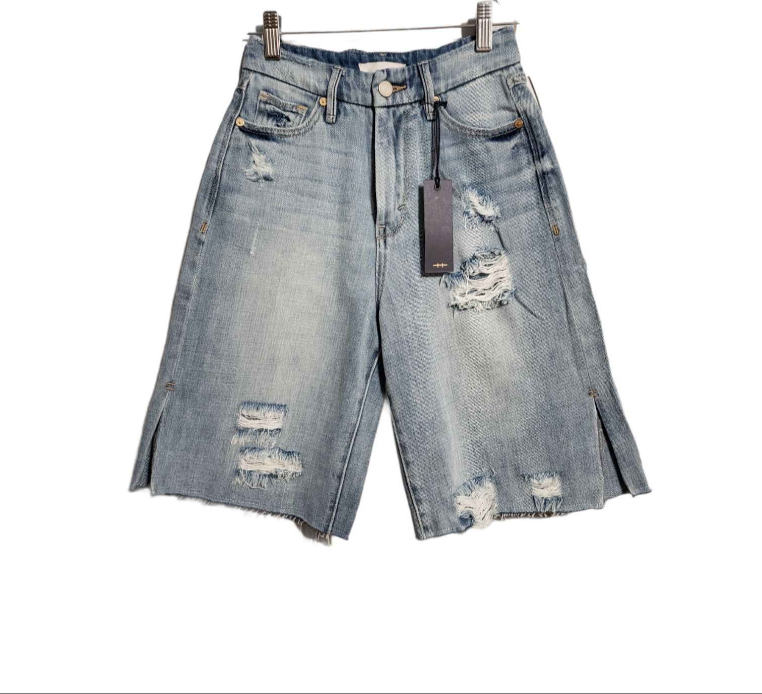Habitual high-waisted shorts