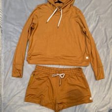 Vuori xl womens set hoodie and shorts