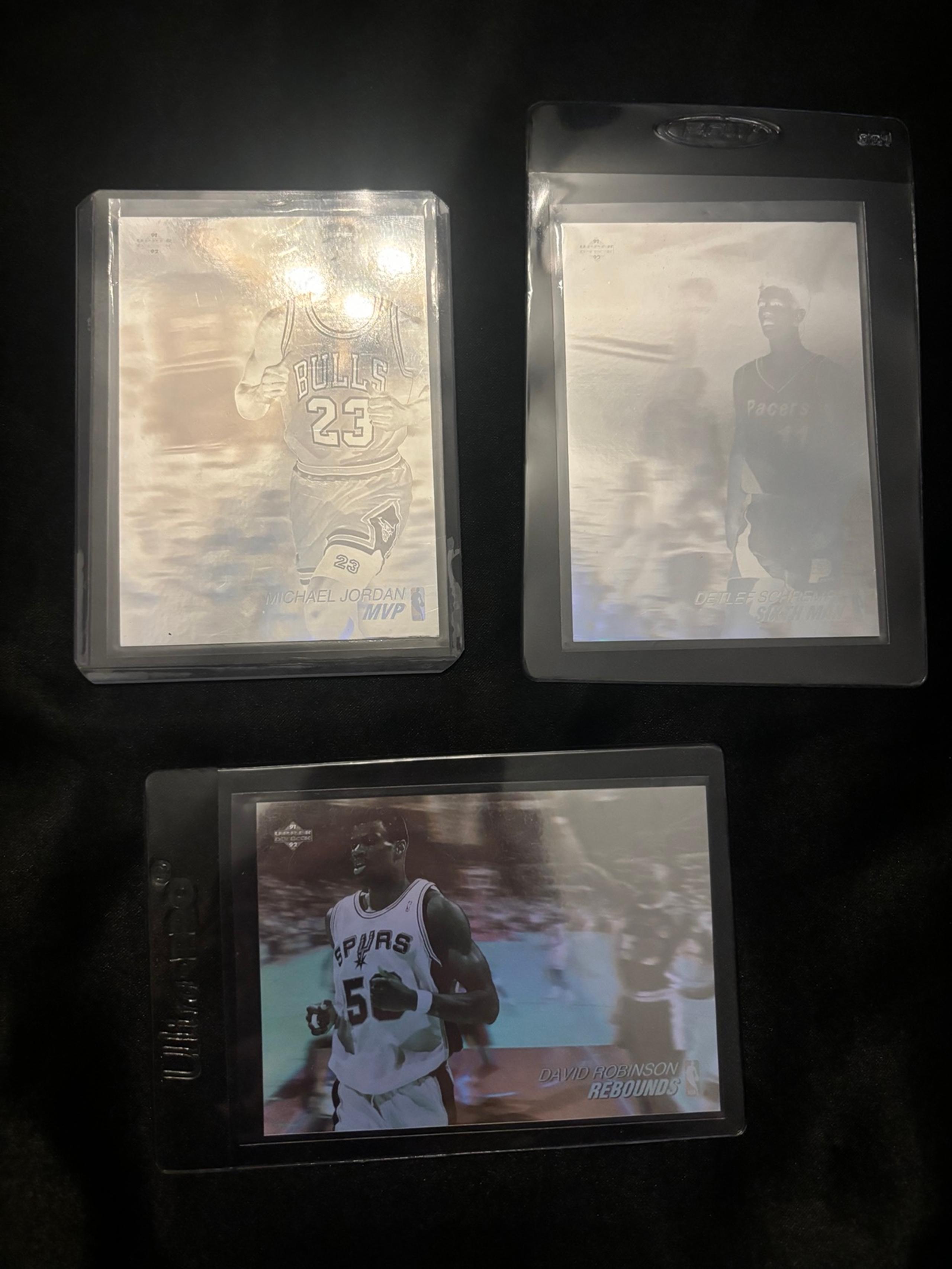 LOT OF 3 1991 Holographic Basketball Trading Cards - Upper Deck