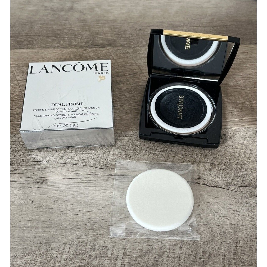 Lancôme Dual Finish Multi-Tasking Powder Foundation 090 Porcelaine I (N)