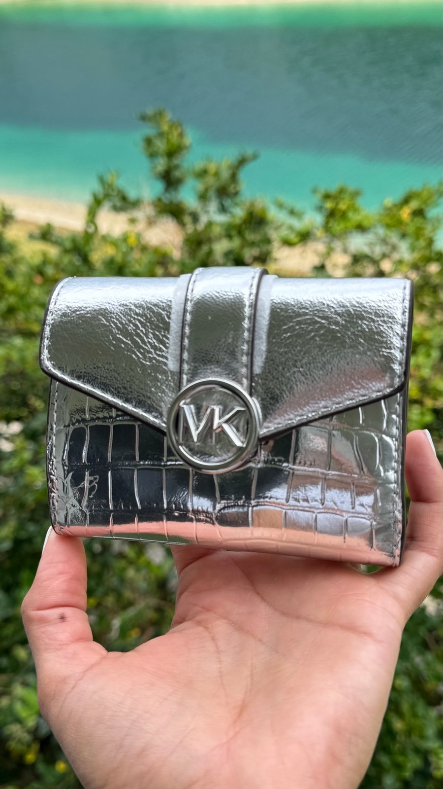 MICHAEL KORS CARMEN FLAP BIFOLD WALLET CAMEL SILVER