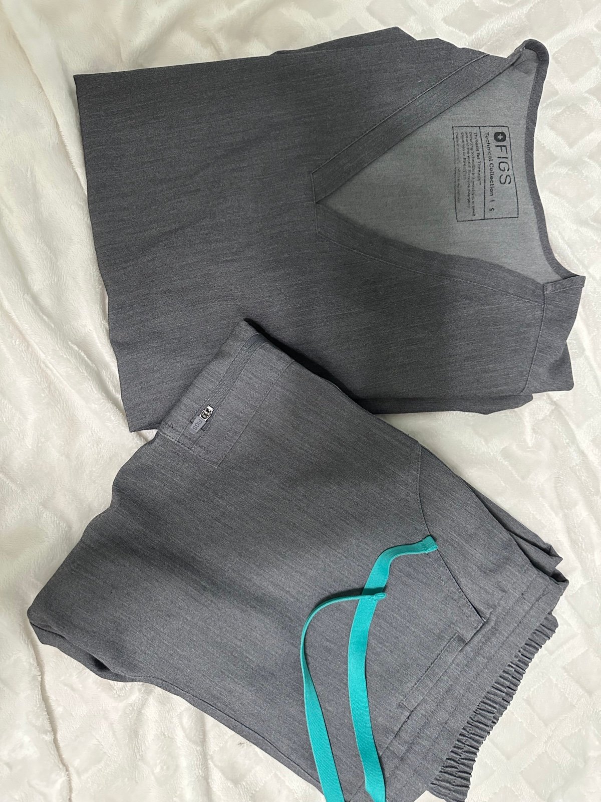 figs scrub set