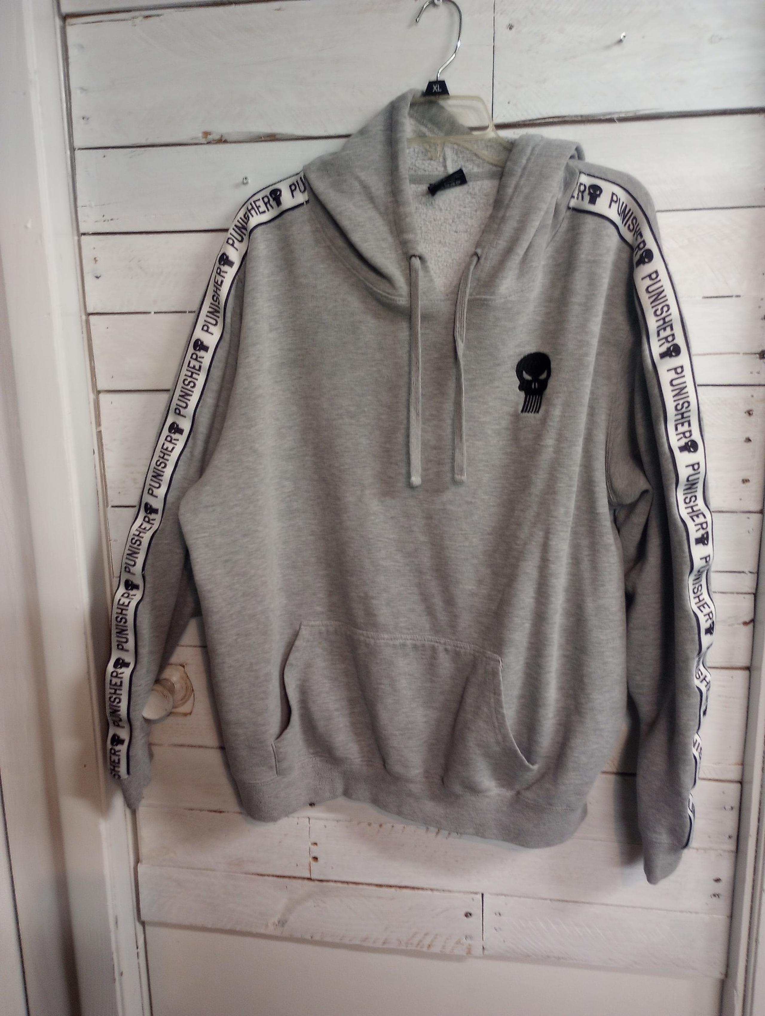 Marvel Punisher Men's XL Gray Pullover Hoodie Sweatshirt Kangaroo Pocket.
