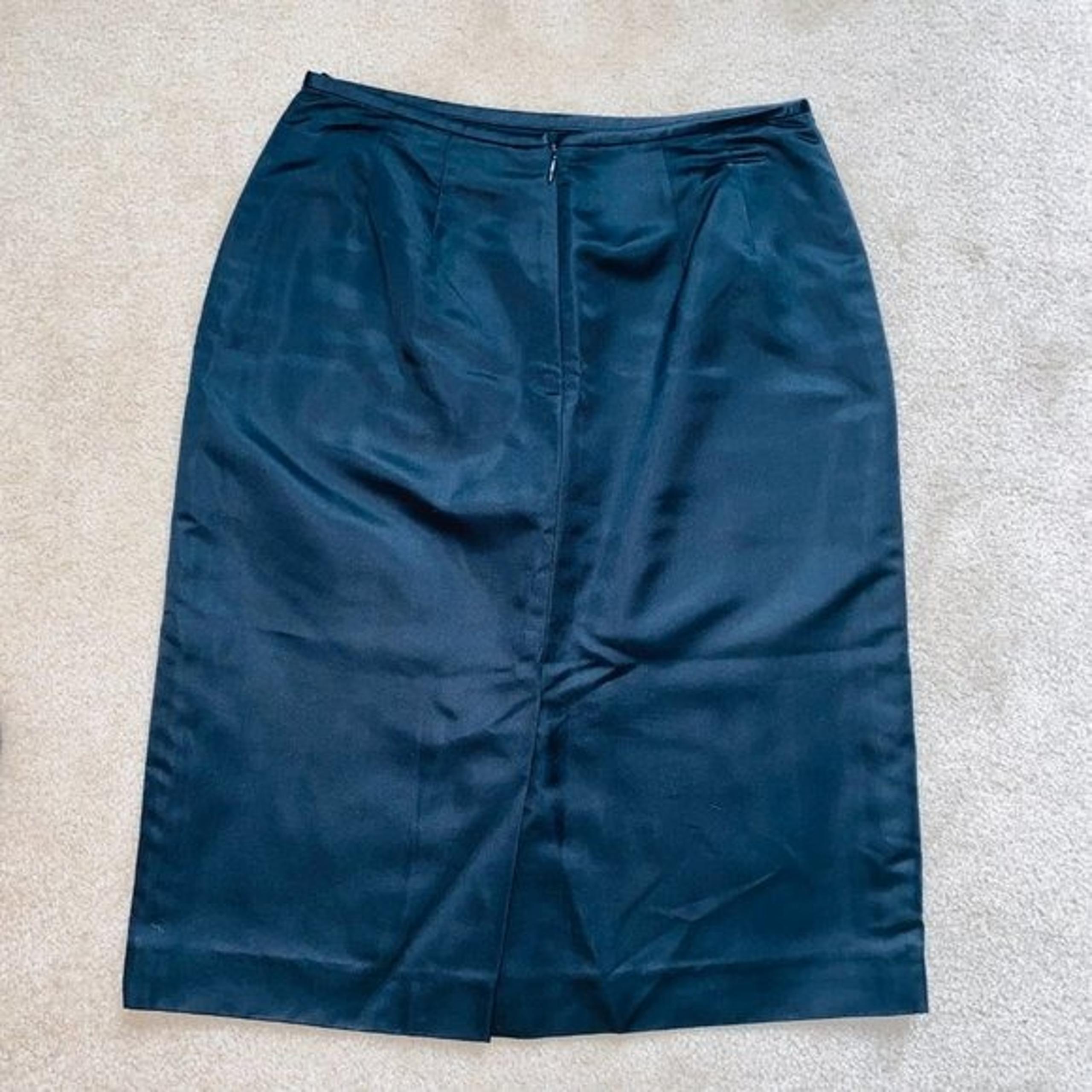 Albert Nippon Black Satiny Silk Blend Dressy Career Skirt 2 P