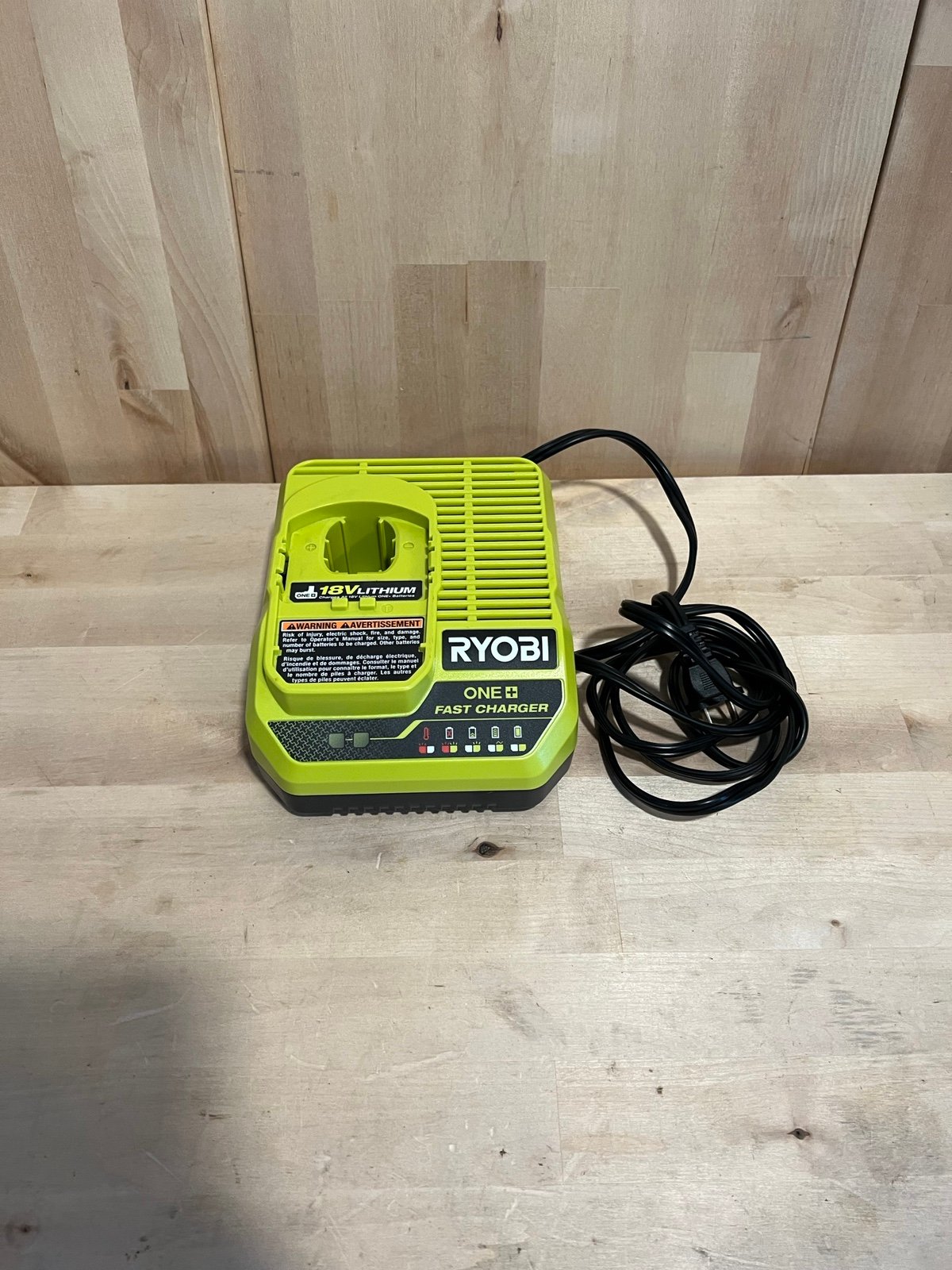 RYOBI ONE+ 18V Fast Charger - WORKS PERFECTLY