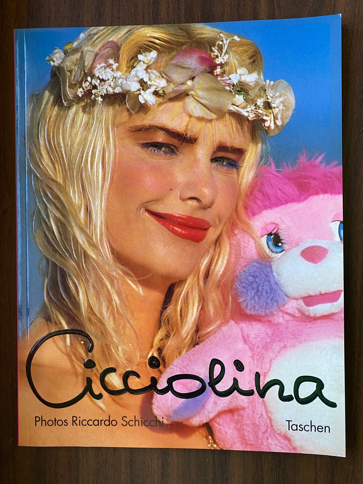 Cicciolina Ilona Staller photos by Riccardo Schicchi 1992 Embossed Cover softcov