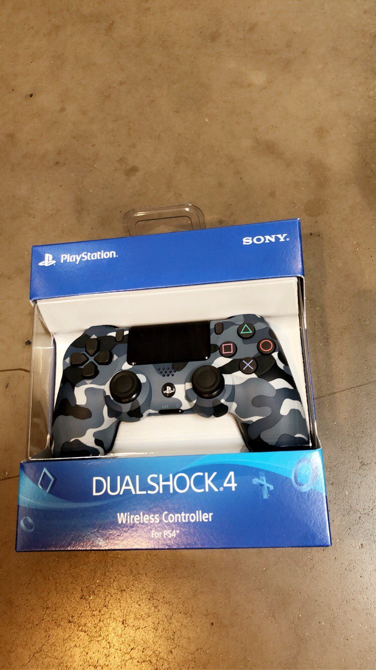 PS4 Controller