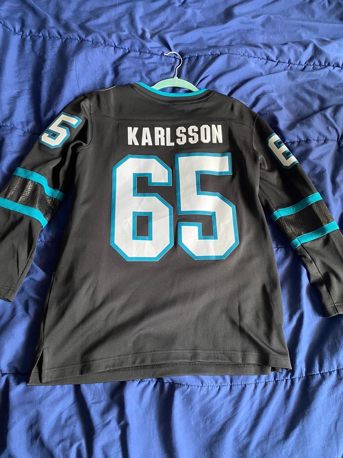 San Jose Sharks Karlsson jersey