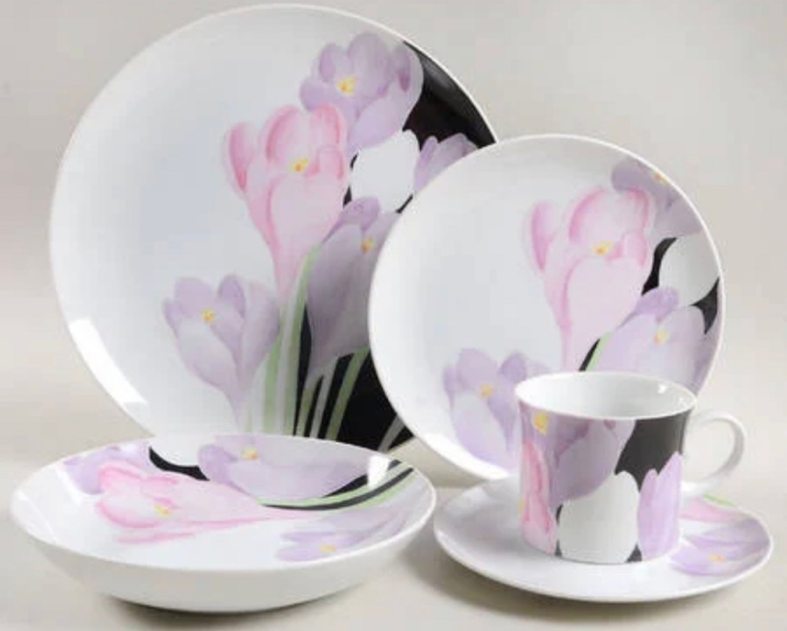 Vintage Mikasa Vogue Fine China 5 Piece Setting