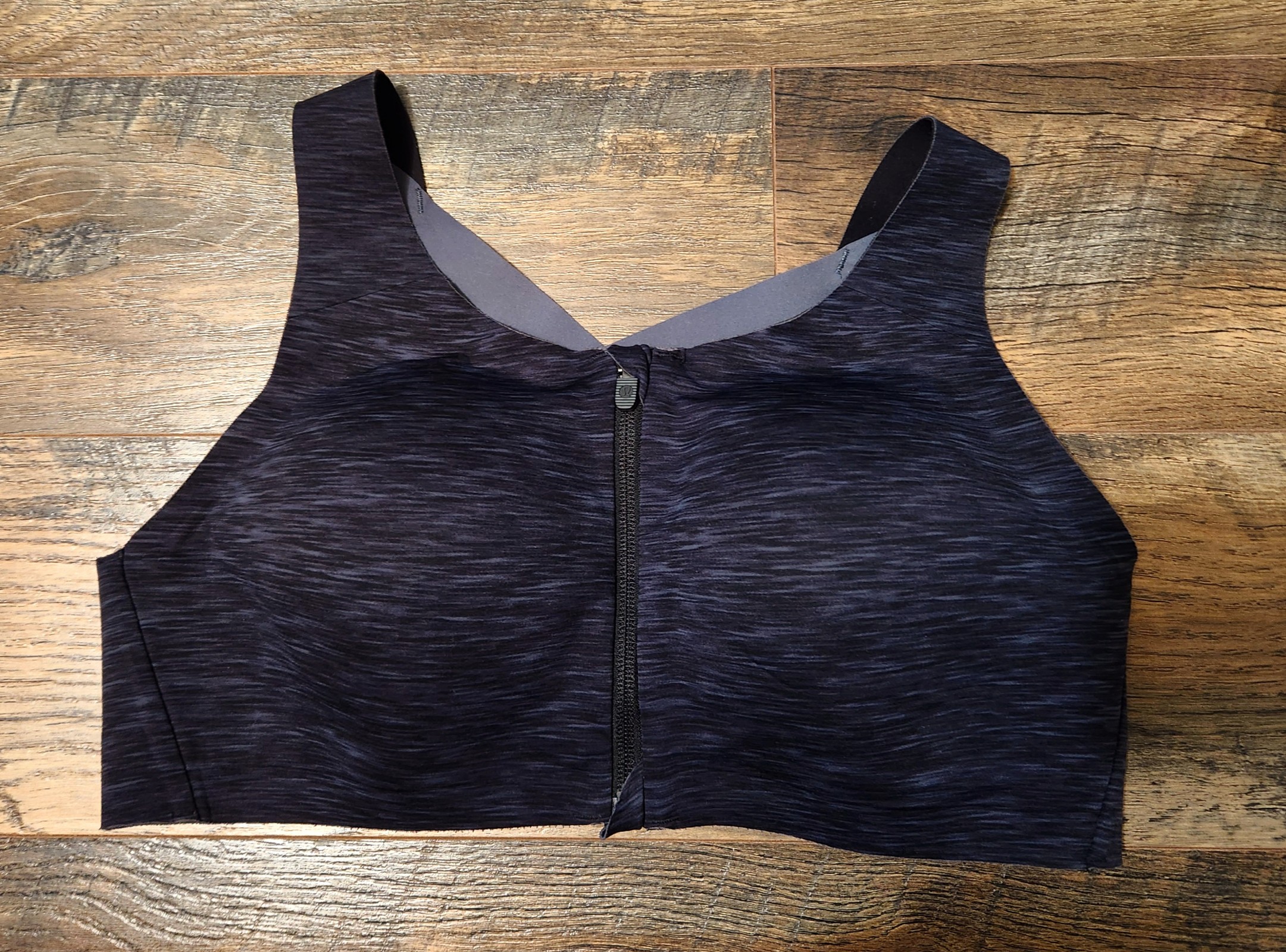 Lululemon woman's bra size 36d