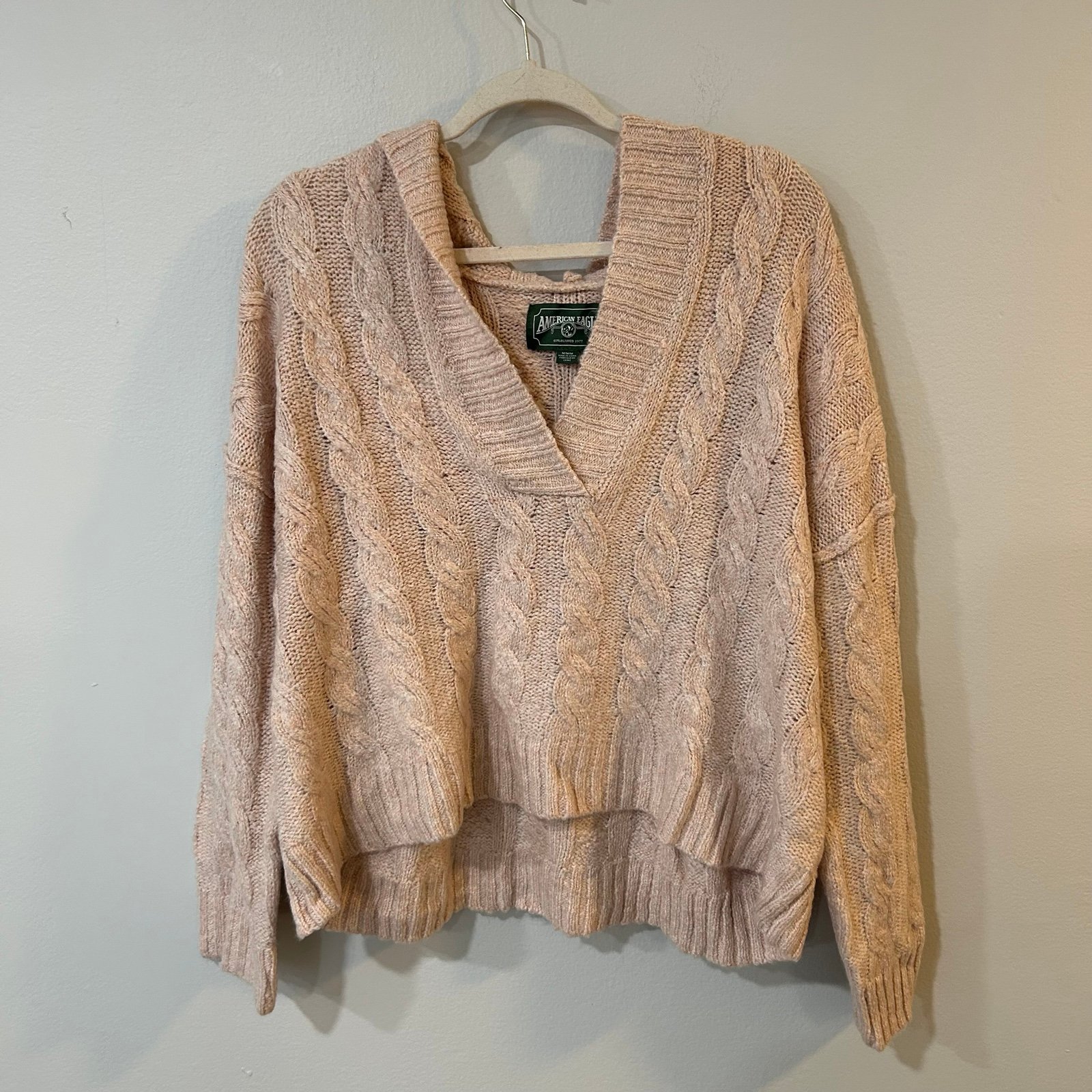 NWT American Eagle Light Pink Soft Hooded V-Neck Oversized Sweater Size Medium