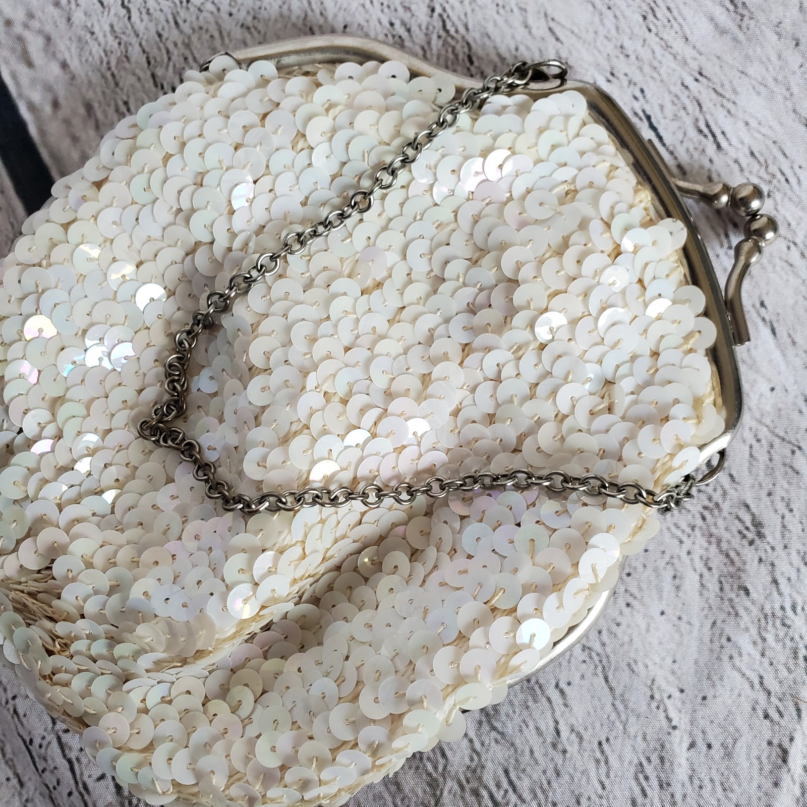 Vintage Small Opalescent Sequin & Silver Toned Kiss-Lock Clasp Wristlet Purse