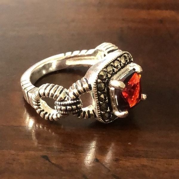 Cushion Cut Garnet Marcasite Metalwork Sterling Silver Ring Sz 6-1/2