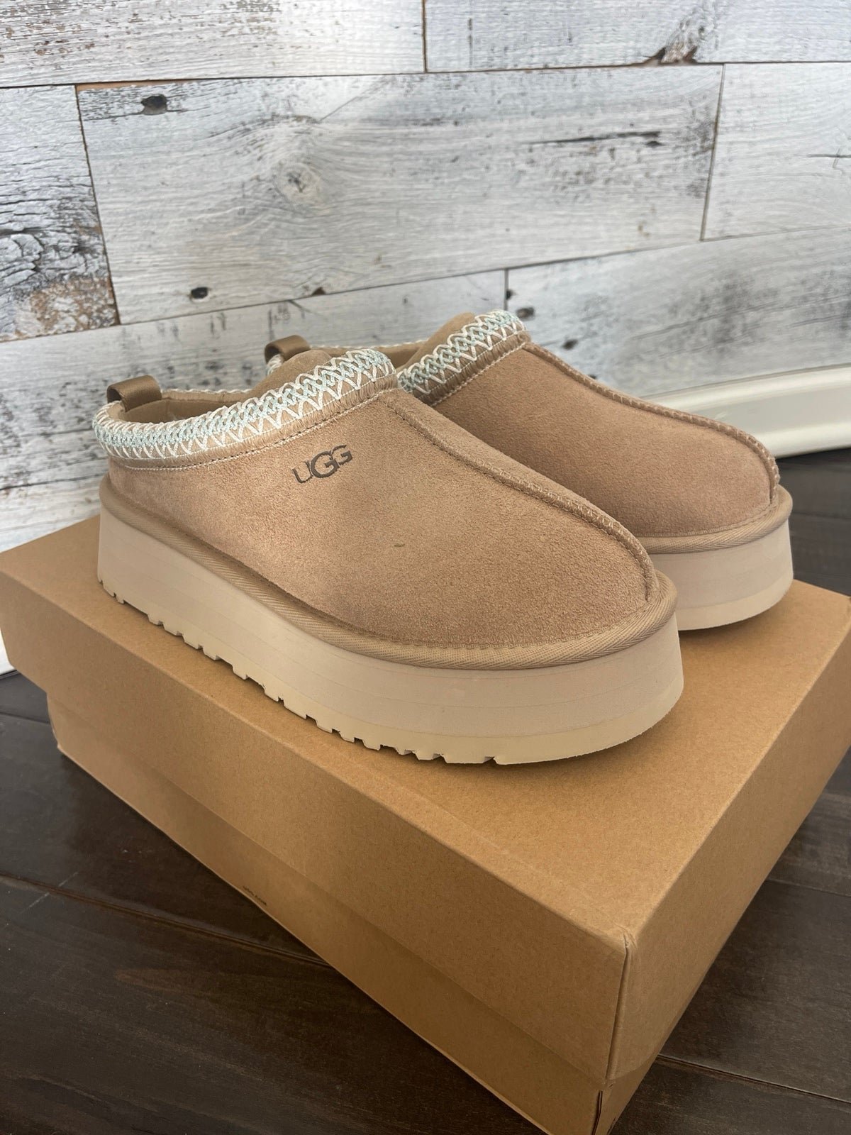 UGG Tazz Sand platform size 7 women