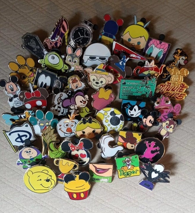 DISNEY PIN TRADING LOT 50, ALL DIFFERENT & TRADABLE - w/ bonus pin