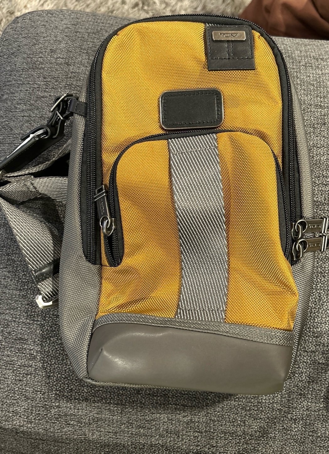 NWT Tumi Fife Sling in Mustard/Gray
