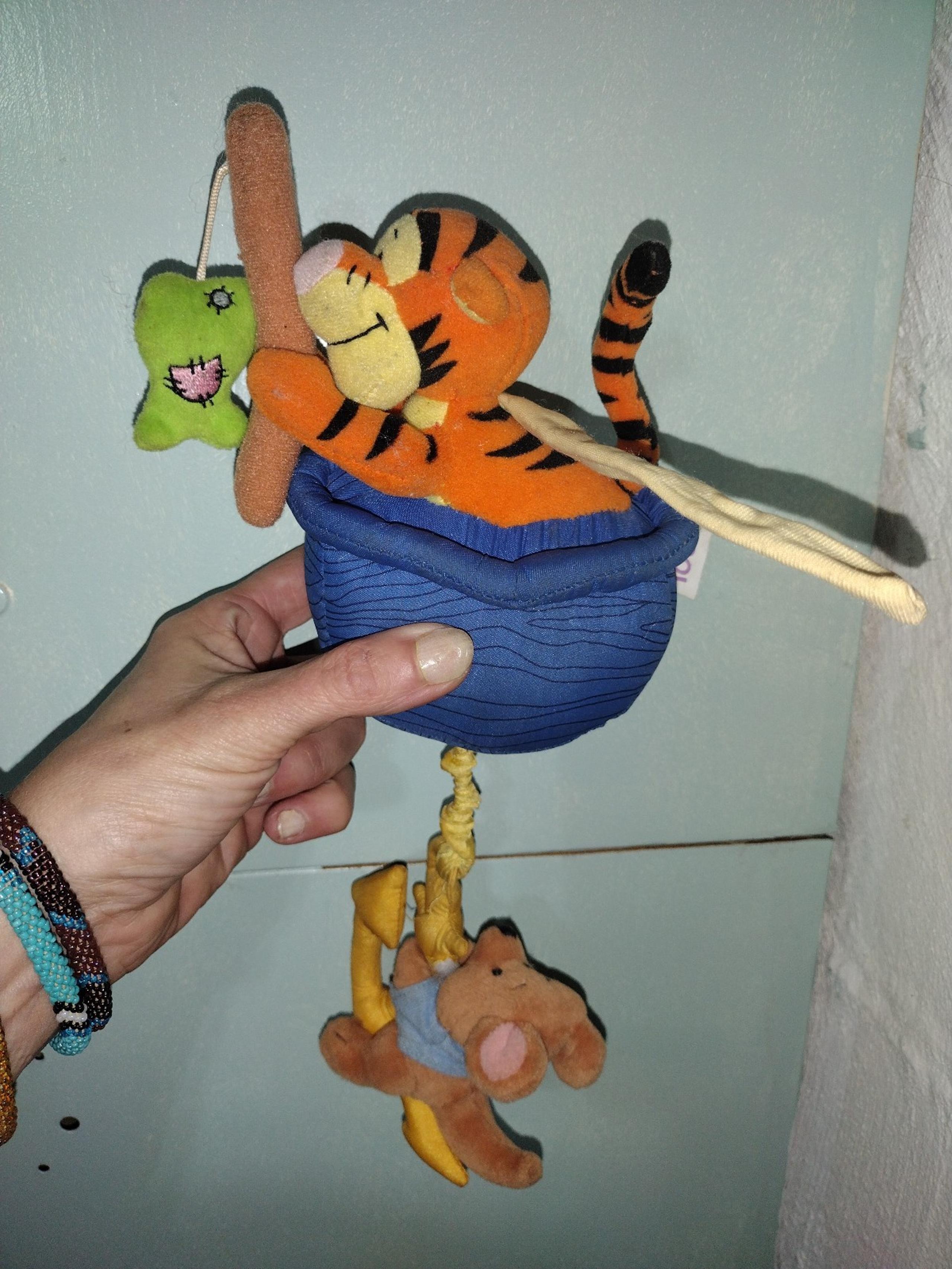 Tigger & Roo Crib Mobile.


Pre-owned good