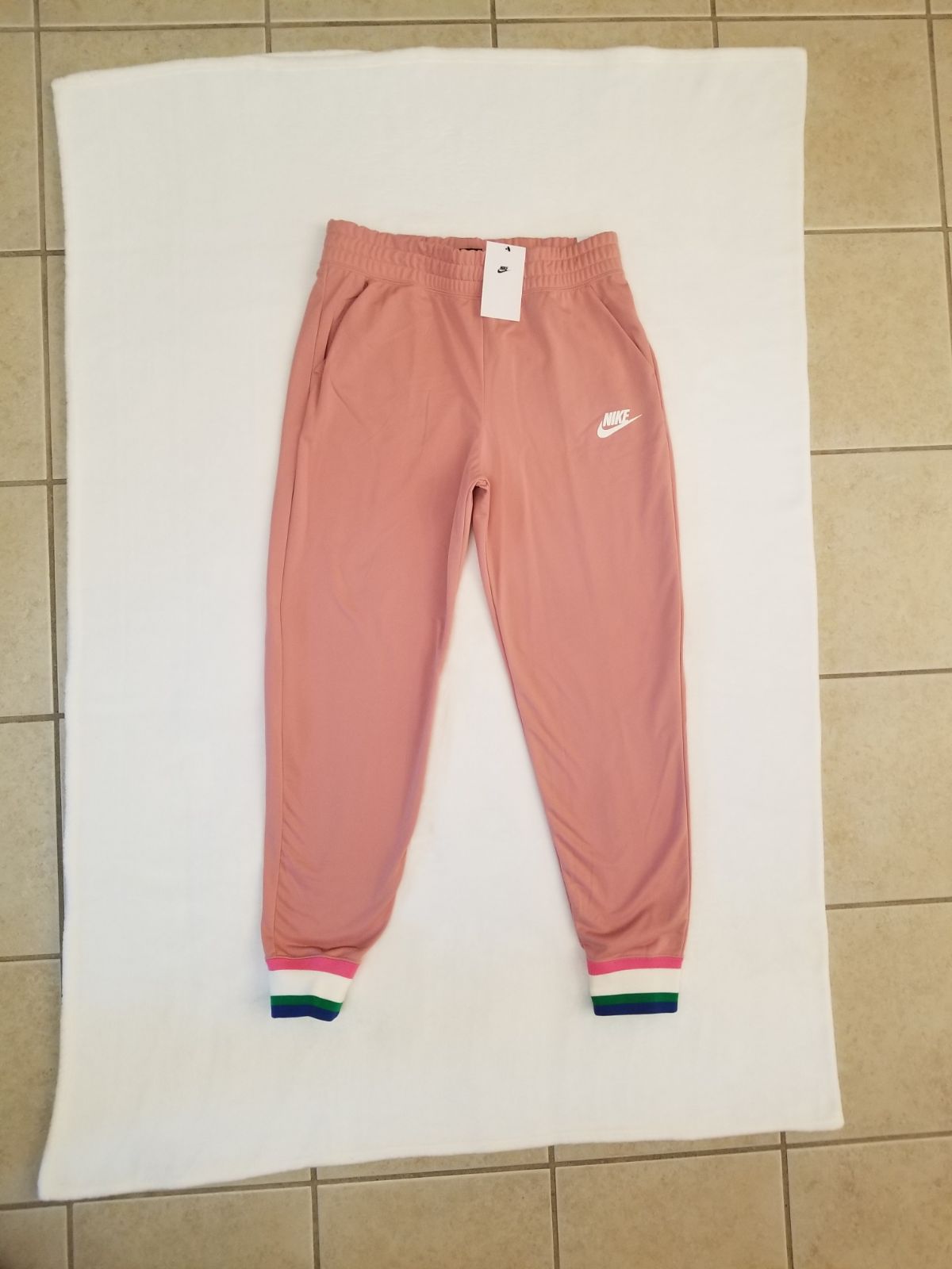 Wmns MEDIUM Nike Jogger Pants