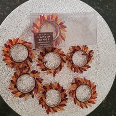 Set of 8 Beaded Wreath Napkin Rings