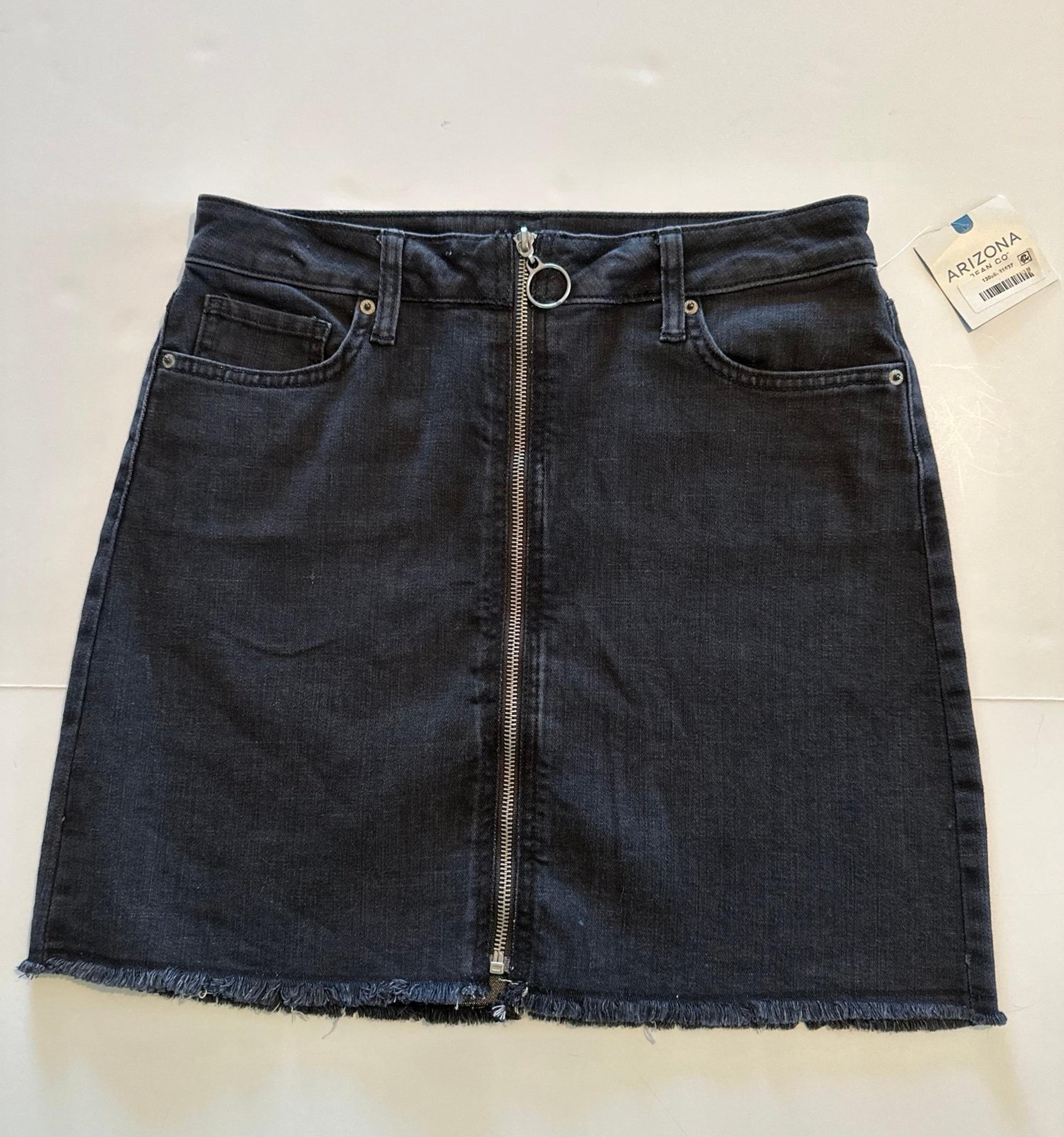 NWT Arizona Jeans Women's Black Mini Skirt with Front Zipper, Size: 7 - NWT $39