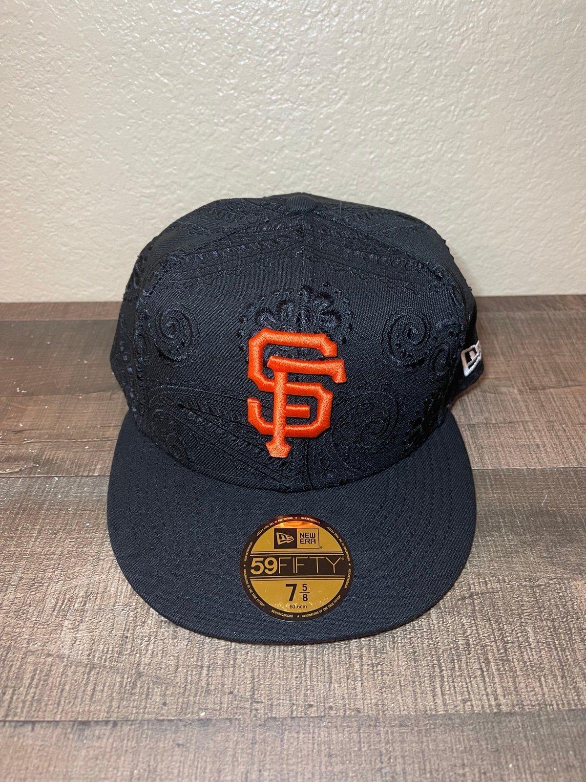 New Era San Francisco Giants Paisley Swirl 59FIFTY Fitted Cap size 7 5/8