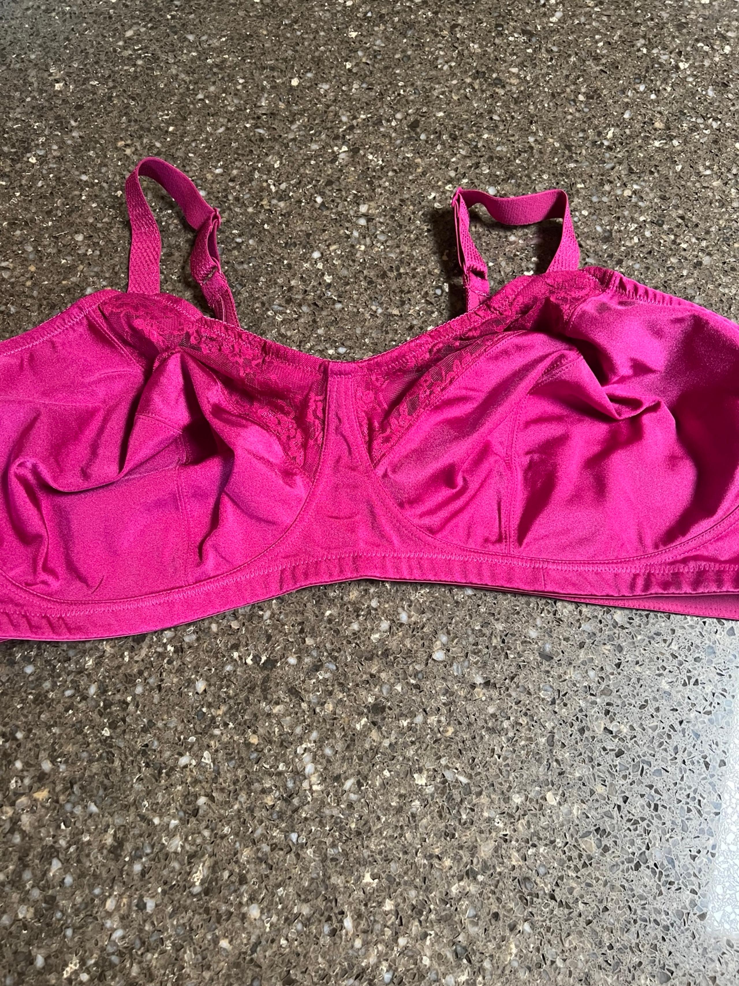 Comfort choice Unlined Full Figure Lace Bra Size 54C EUC. No Underwire