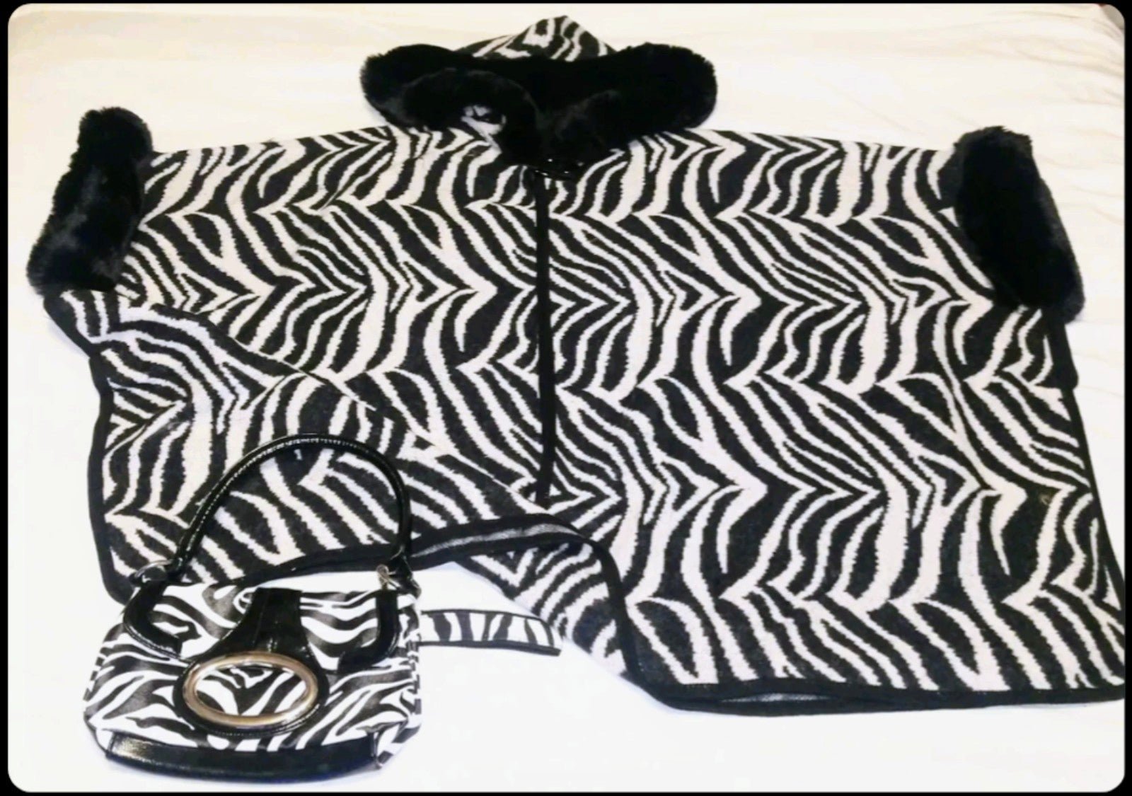 CLEARANCE! Zebra Print Poncho w/matching Purse