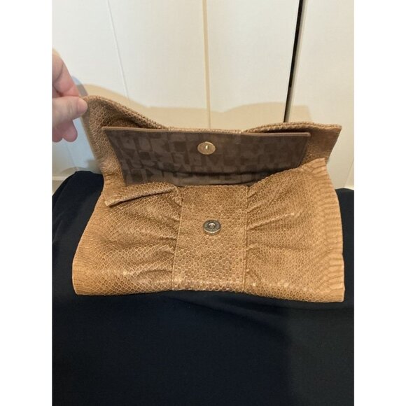 Elegant Vintage Signed FURLA Tan Brown Bow Shaped Woman’s Leather Clutch EUC
