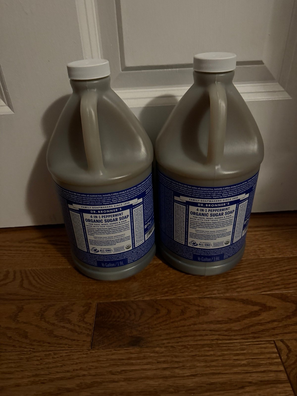 2x Dr. Bronner’s ORGANIC SUGAR SOAPS 1/2 Gallon in PEPPERMINT