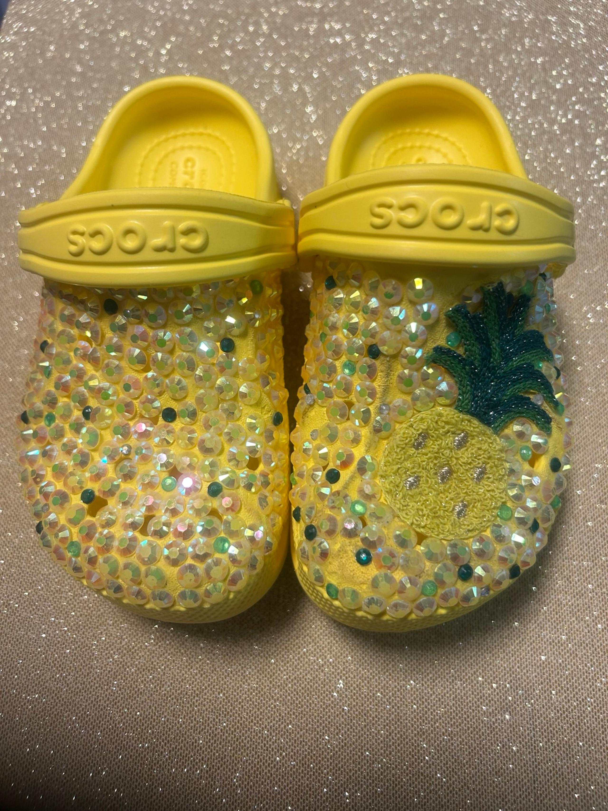 CROCS