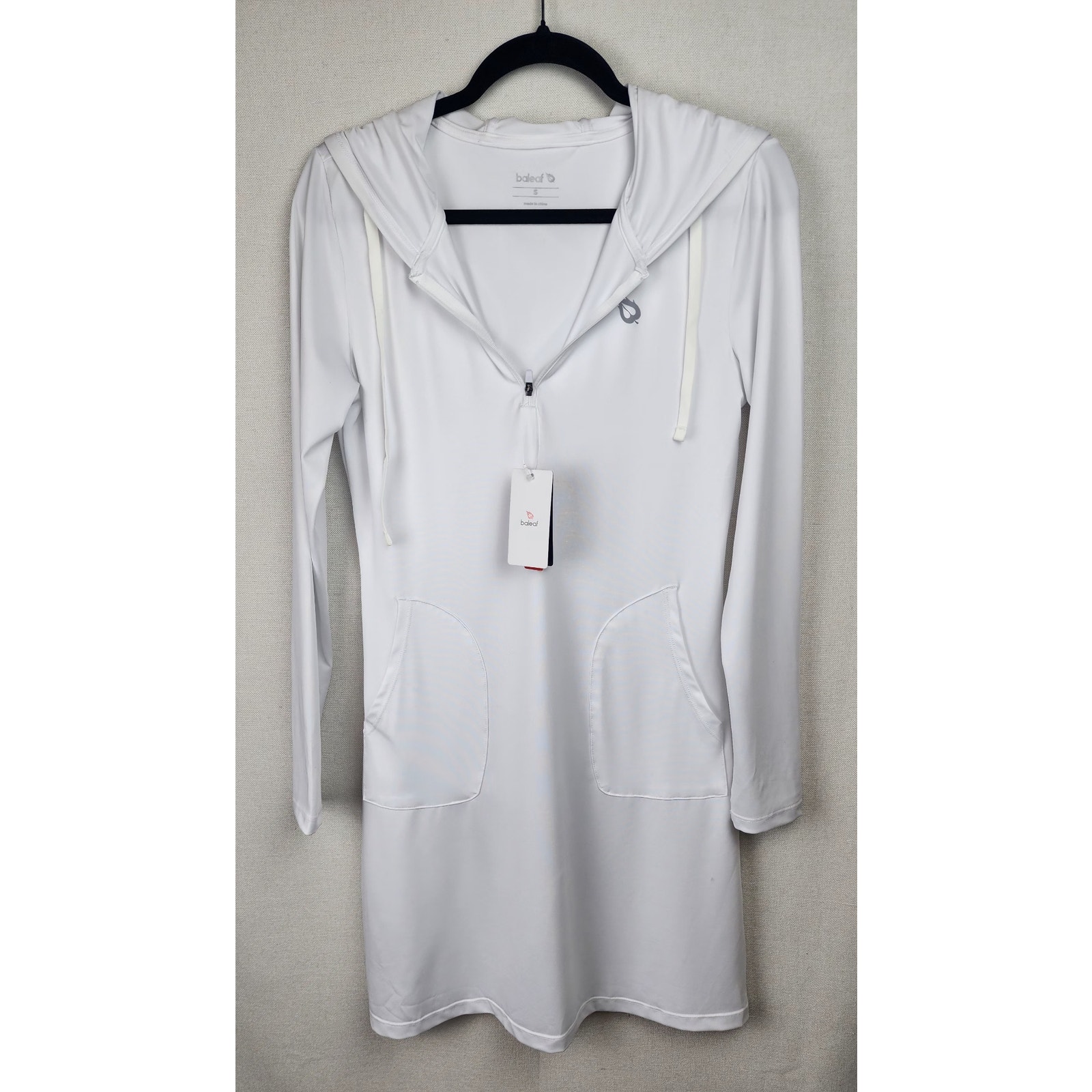 NWT Baleaf Women's S long sleeve beach Hooded dress UPF 50+, stretch, comfort