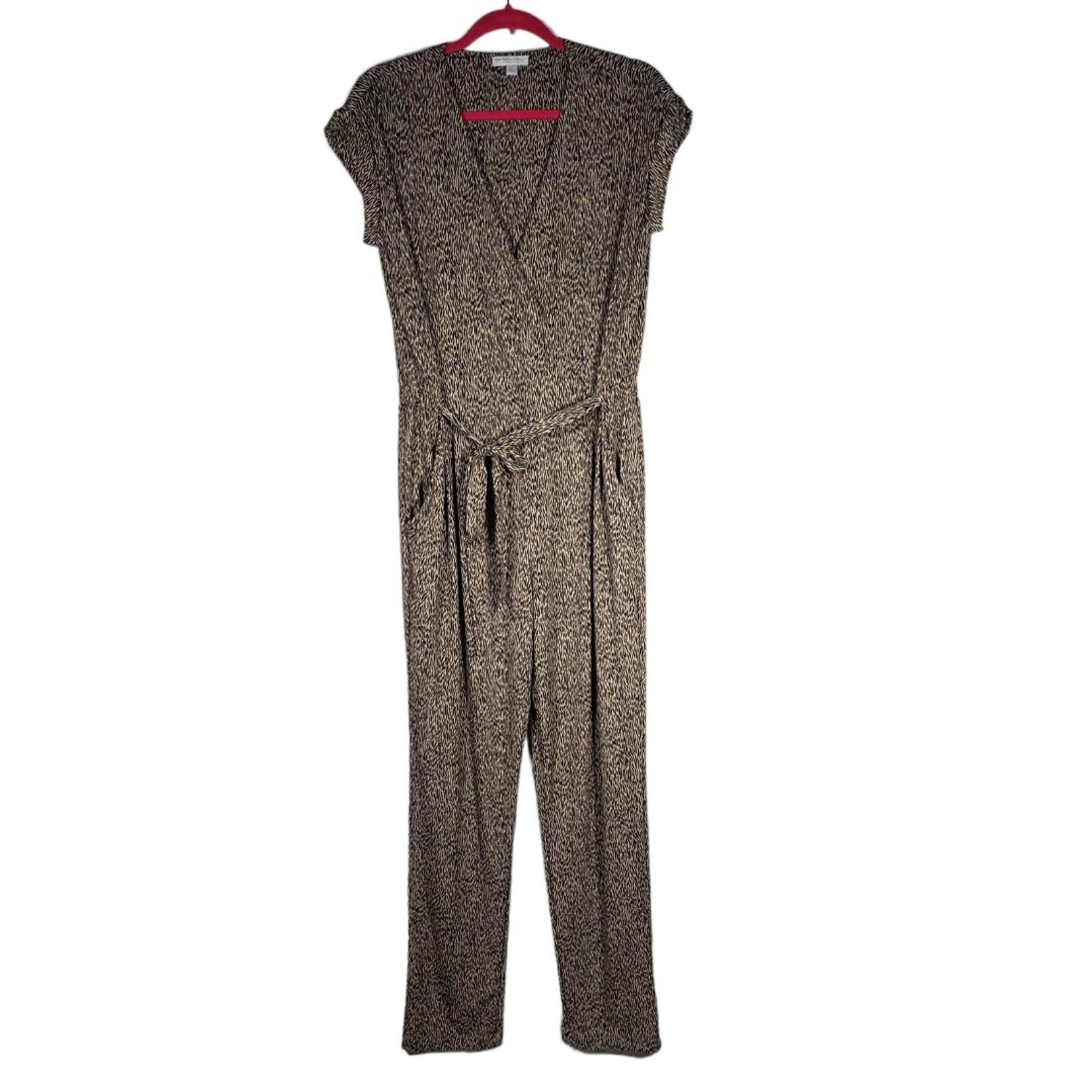 New York & Company Stretch Women's size Medium Open V-Neck Short Sleeve Jumpsuit