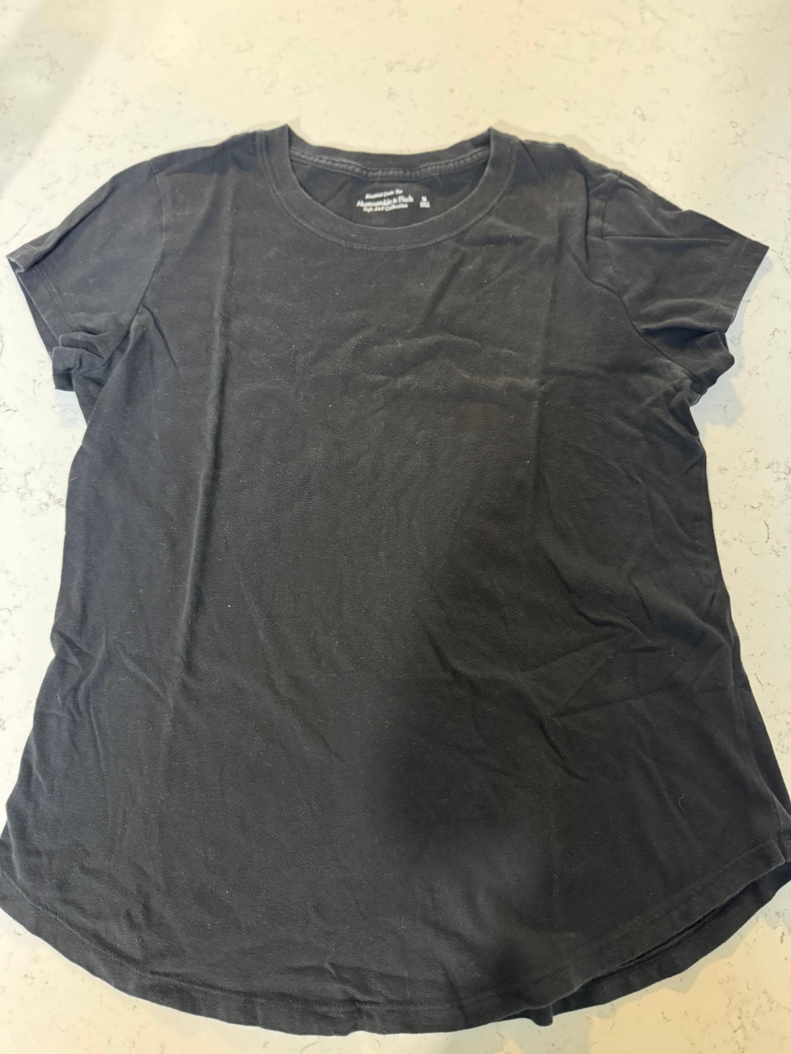 Abercrombie & Fitch black tshirt
